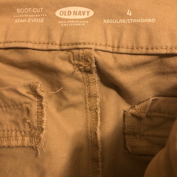 *NEW WITH TAGS* Old Navy Regular Bootcut Khakis - Picture 2 of 4